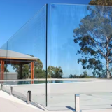 SWIMMING POOL GUARDRAIL
